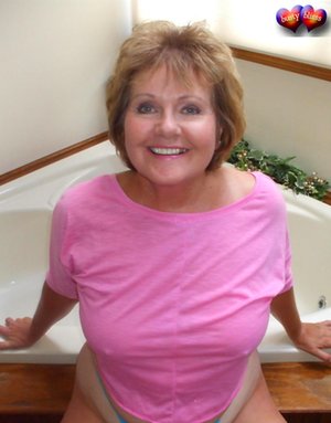 TAC Amateurs are pleased to offer you xxx pics featuring Busty Bliss xxx gallery 271536